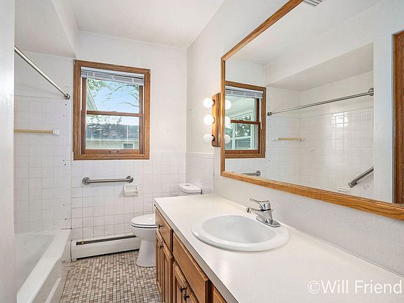3rd image of 8210 Lamplight Dr