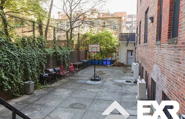 Rented by EXR | media 49