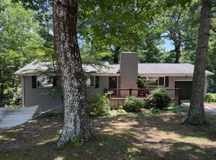 1302 James Blvd, Signal Mountain, TN 37377