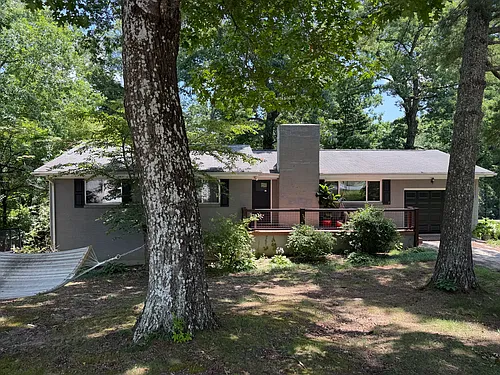 1302 James Blvd Photo 1