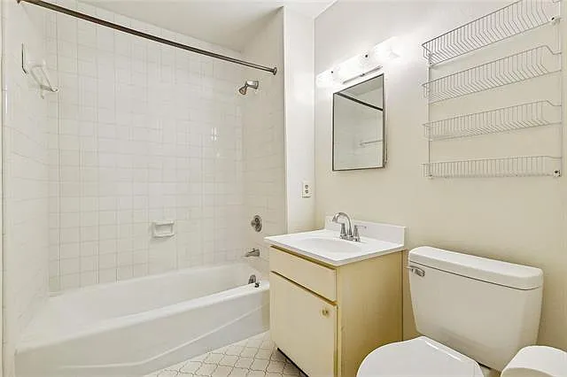1419 Milan St #202 — Photo 12