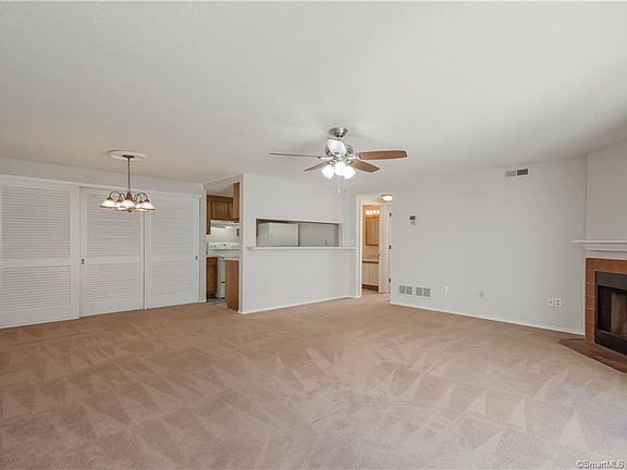 4th image of 19 Little Oak Ln #19