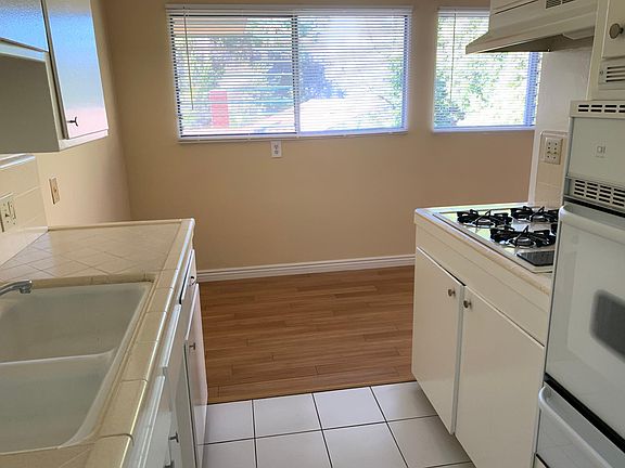 4th image of 5411 S Centinela Ave APT 4