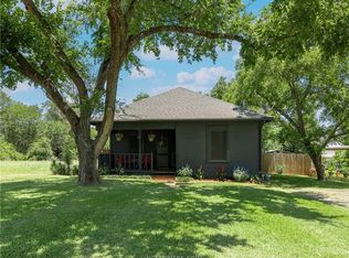 506 N Hill St, Caldwell, TX 77836