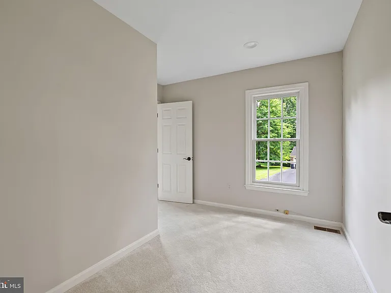 6506 Bellamine Ct — Photo 21