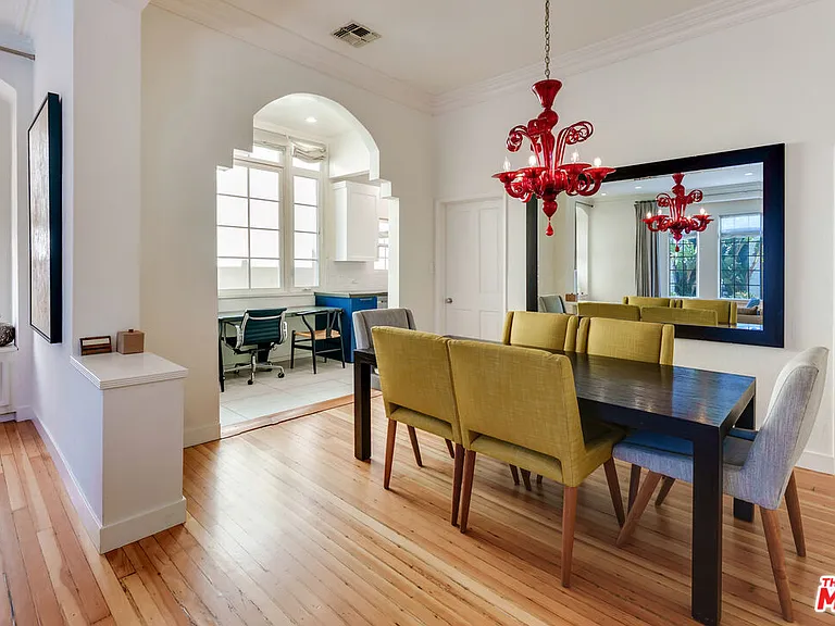 1014 N Doheny Dr — Photo 13