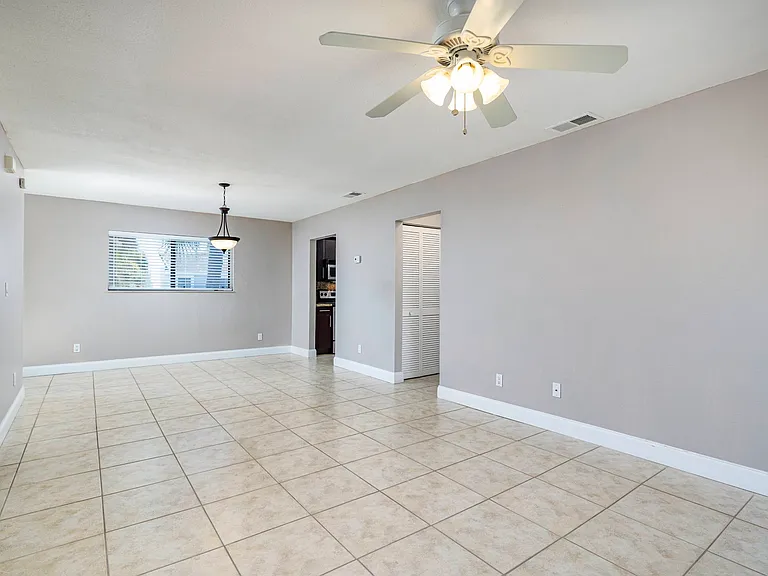 Meridian Luxury Condominiums — Photo 75