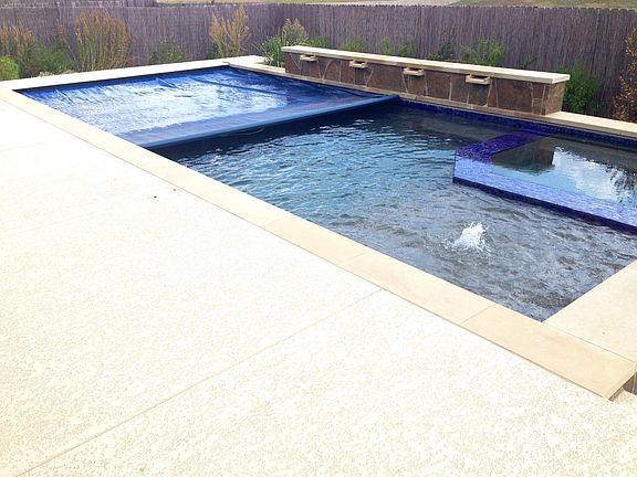 2nd image of 1601 Avondale Dr