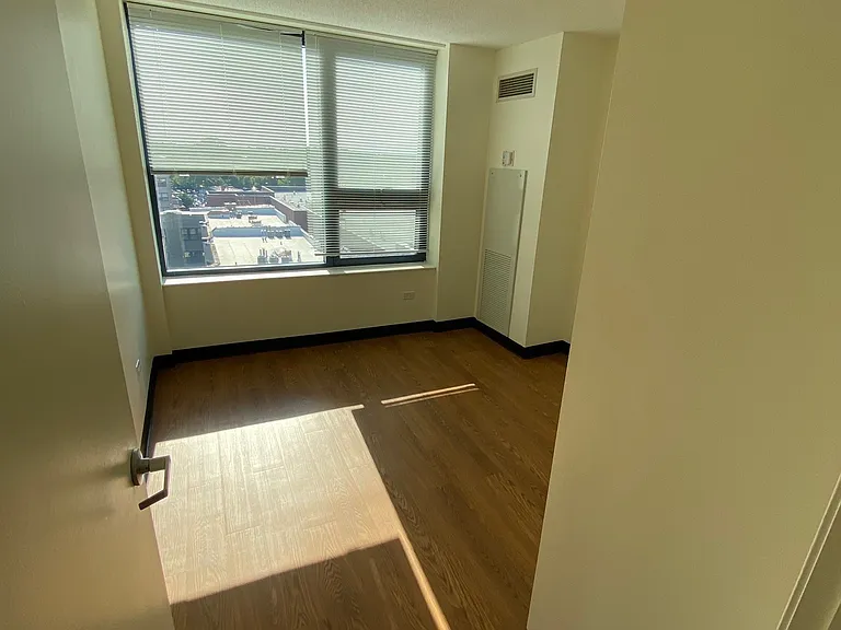 James Sneider Apartments — Photo 12
