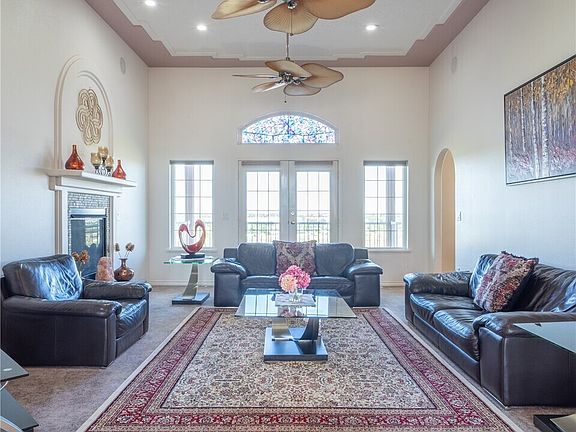 4th image of 4560 Bluff Drive NE