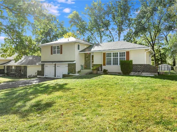 11107 NW Walnut Creek Dr, Parkville, MO 64152