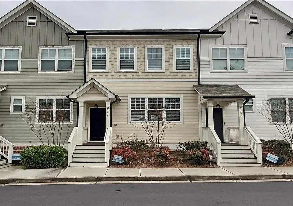 2163 Wiggins Walk