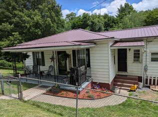 171 Cafego Rd, Scarbro, WV 25917