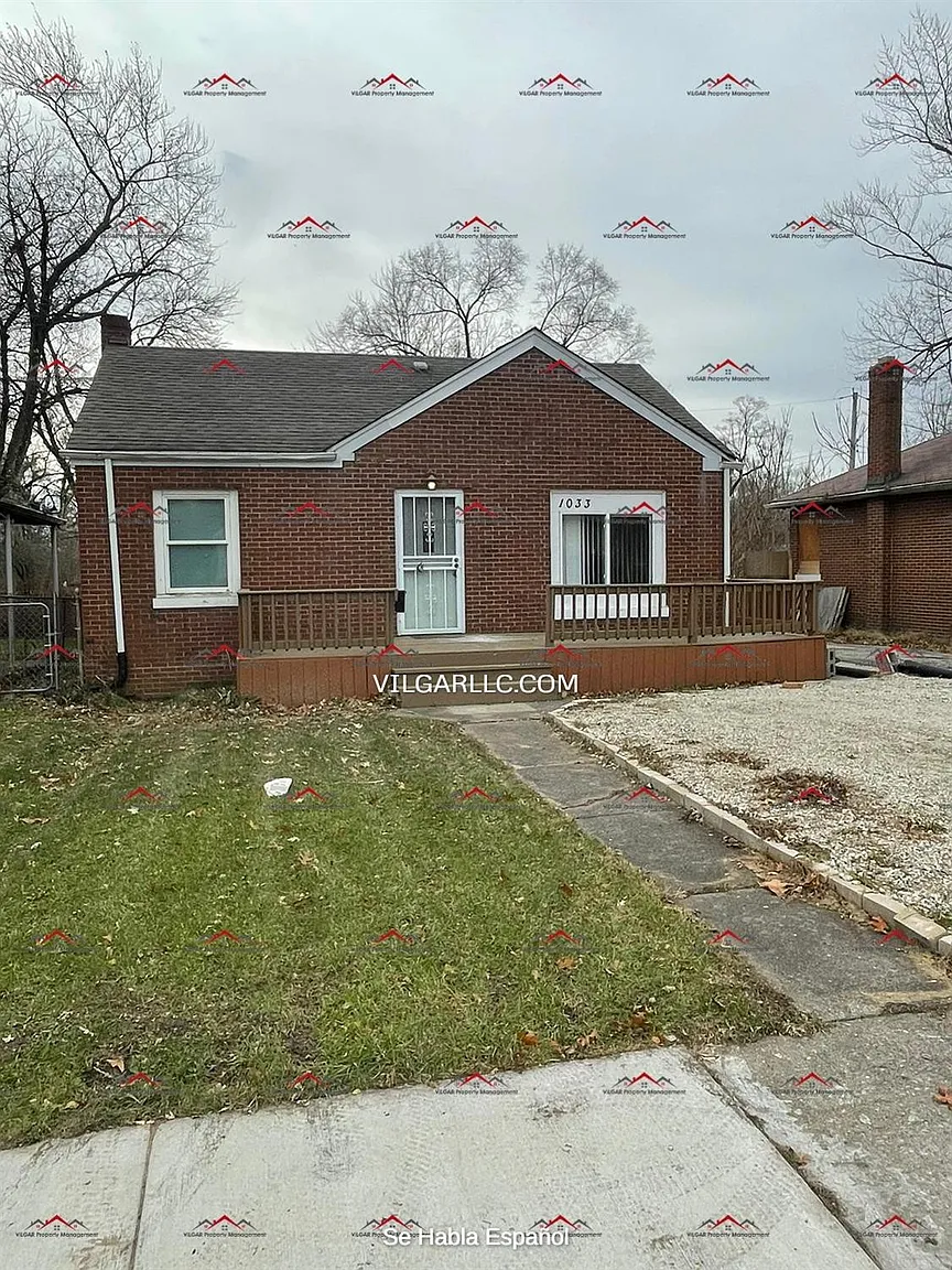 1033 E 43rd Ave photo 1