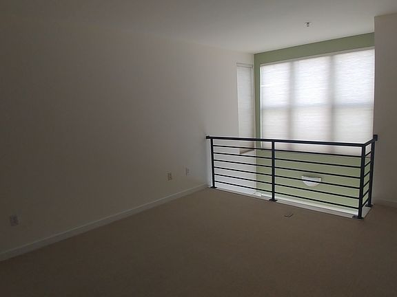 3rd image of 1720 Clay St APT 5