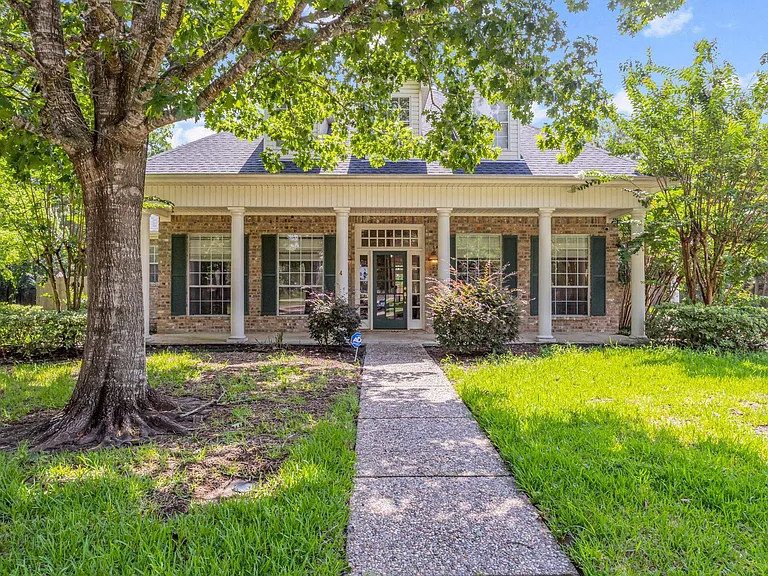 4 Twin Circle Dr — Photo 2