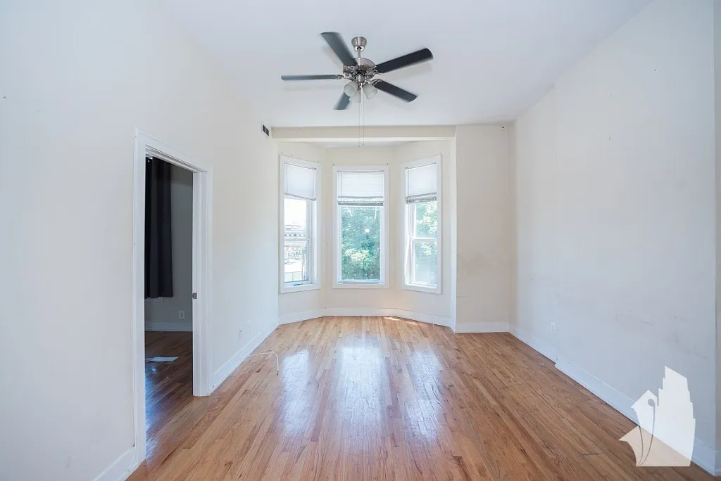 3 bed, 2.5 bath, $5,400 — Photo 3