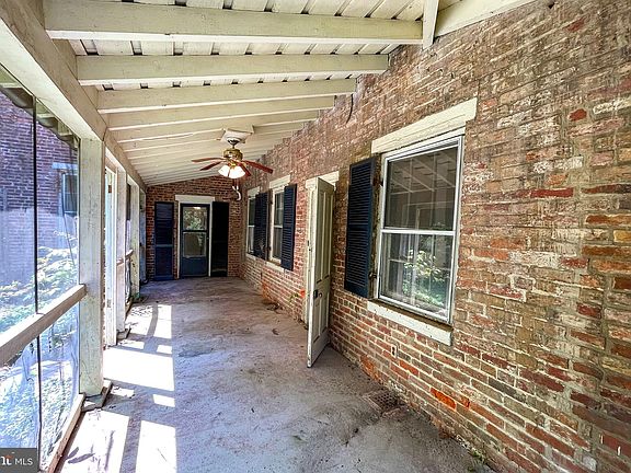 5th image of 100 Longview Dr