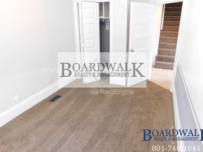657 E Warnock Ave — Photo 26