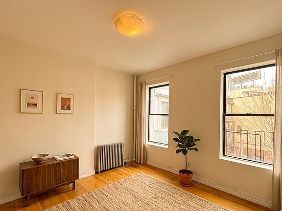 4th image of 276 Smith St #3