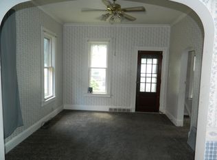 410 6th Ave N, Clinton, IA 52732