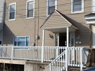 525 W Howard St, Frackville, PA 17931