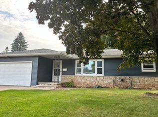 1012 S Midpark Dr, Appleton, WI 54915