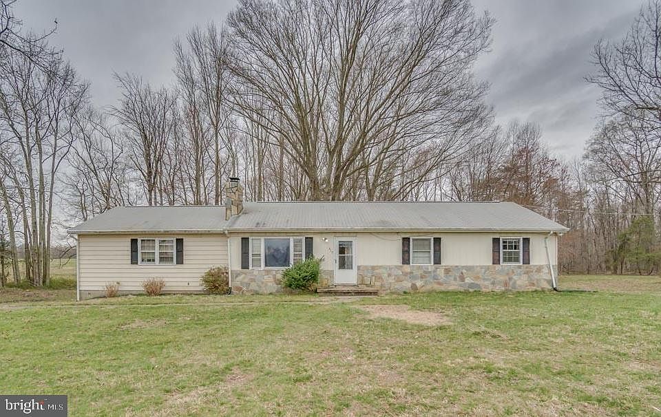 Home Sits on 2 Acres