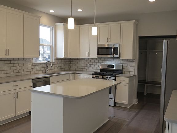 5th image of 1001 Stoneleigh Rd #Uvucys