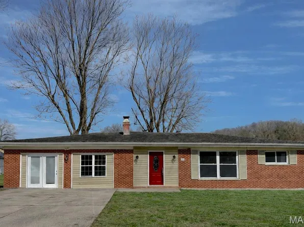 105 Lavernel Dr, Fenton, MO 63026