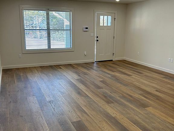 4th image of 705 W 12th St #A