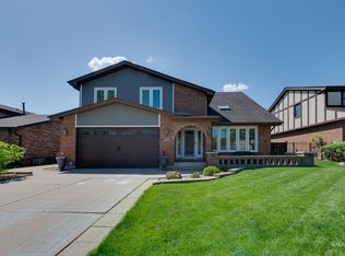 1205 W Sable Dr, Addison, IL 60101