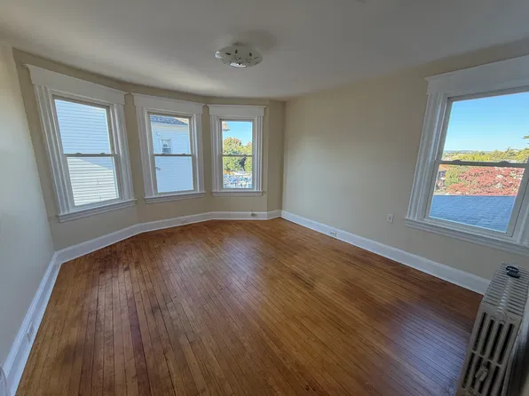 33 Livingston Ave Floor 2, Lyndhurst, NJ 07071