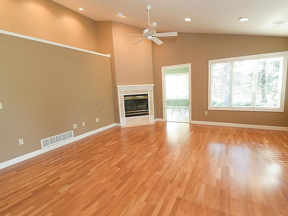 4th image of 3599 Meadow Dr