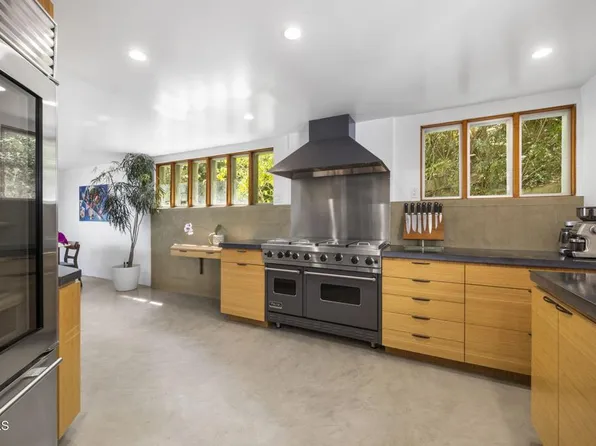 3551 Dixie Canyon Pl, Sherman Oaks, CA 91423