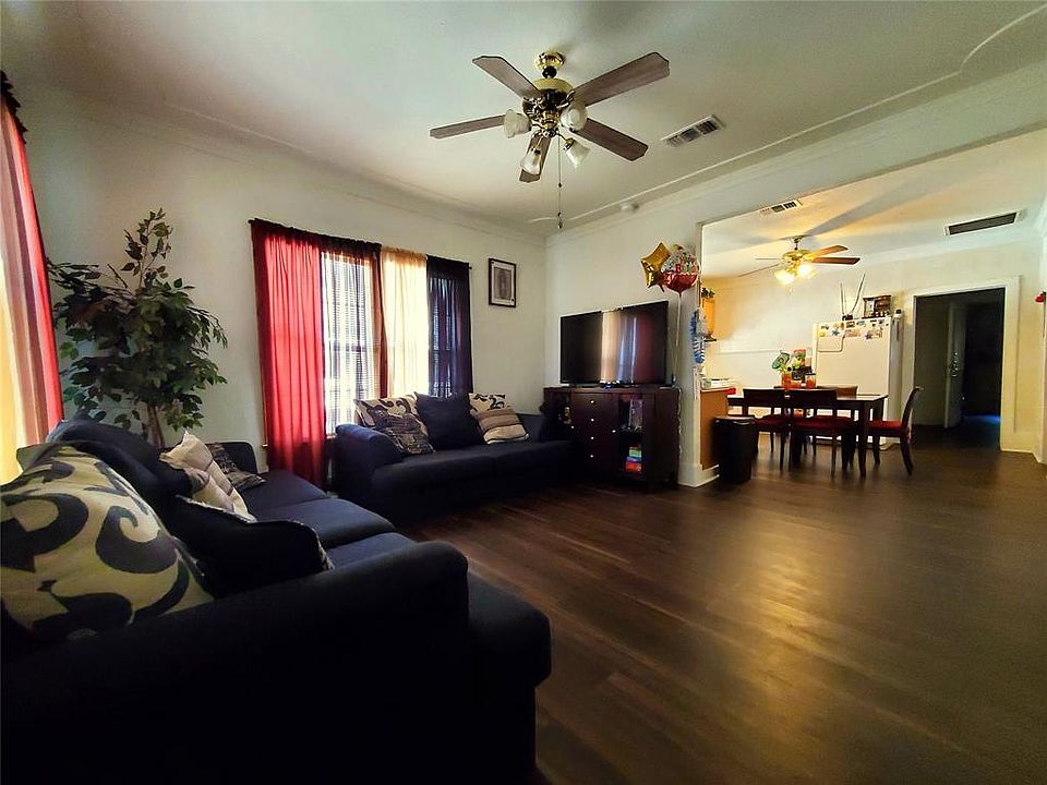 1st image of 306 W Leland Ave