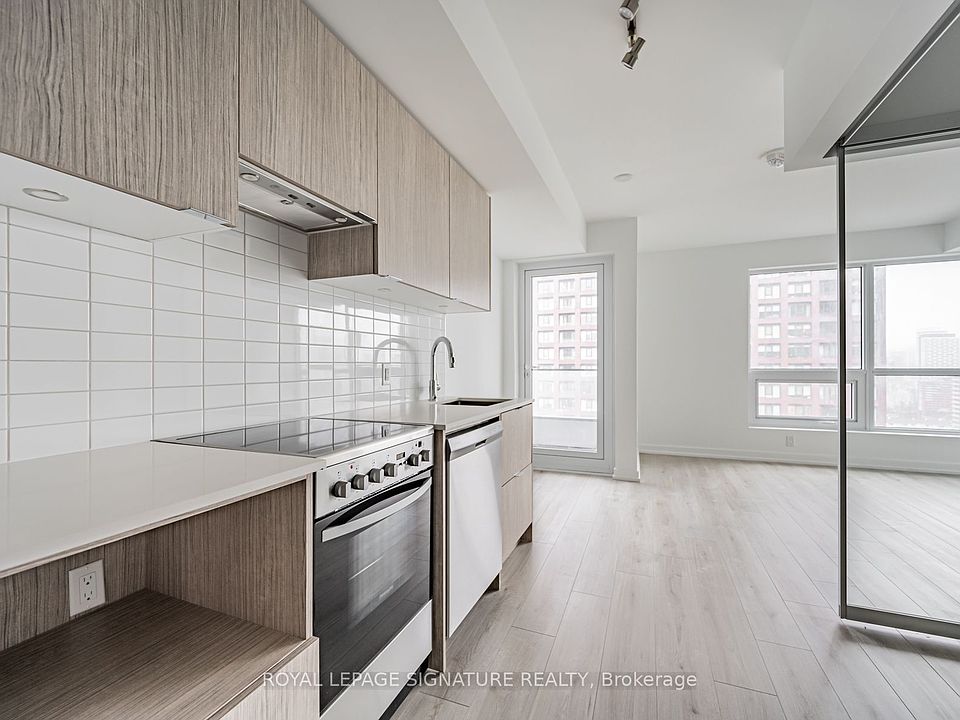 1st image of 395 Bloor St E #1512