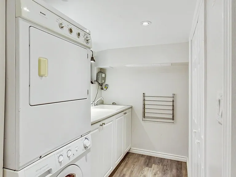 46 Alberta Ave — Photo 44