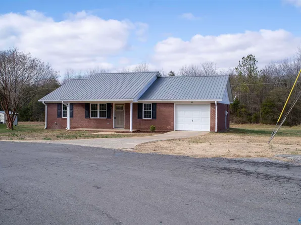 69 Green Valley Cir NE, Fort Payne, AL 35967