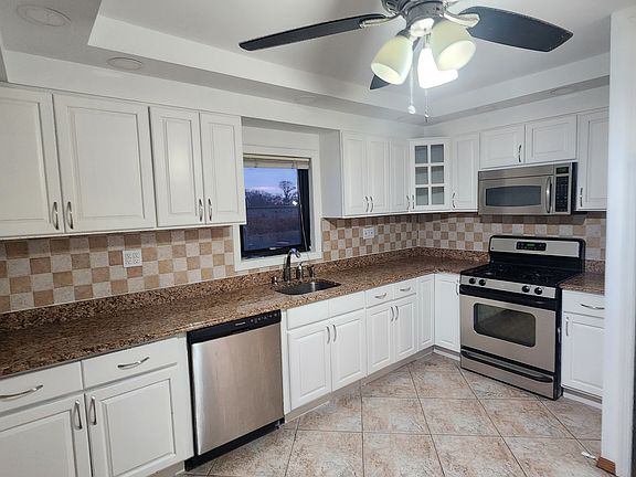 4th image of 32 Harriet Pl Floor 2