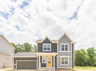 6045 Woodbine Dr, Madison, WI 53718