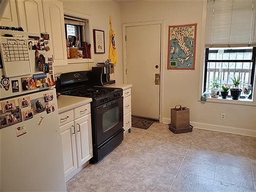 3rd image of 518 N Hermitage Ave #1Z
