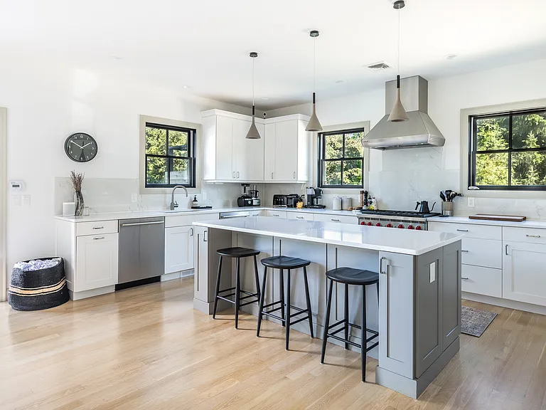 30 N Bishop Ln — Photo 10