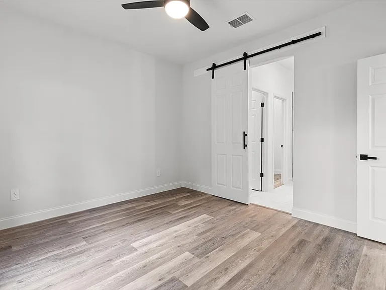 7289 N Fairlawn Ter — Photo 13