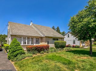 332 Rolling Hill Rd, Elkins Park, PA 19027