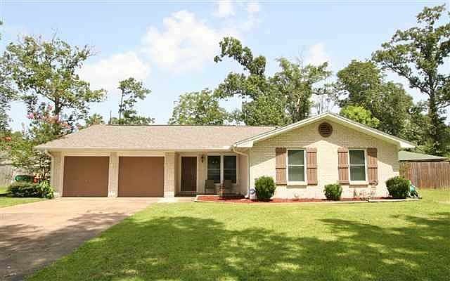 1st image of 130 Wood Manor Ln