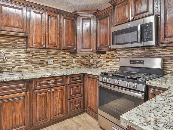 4th image of 3805 Teakwood Dr