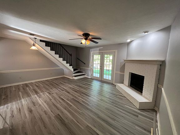 3rd image of 715 Bay Park Dr #A