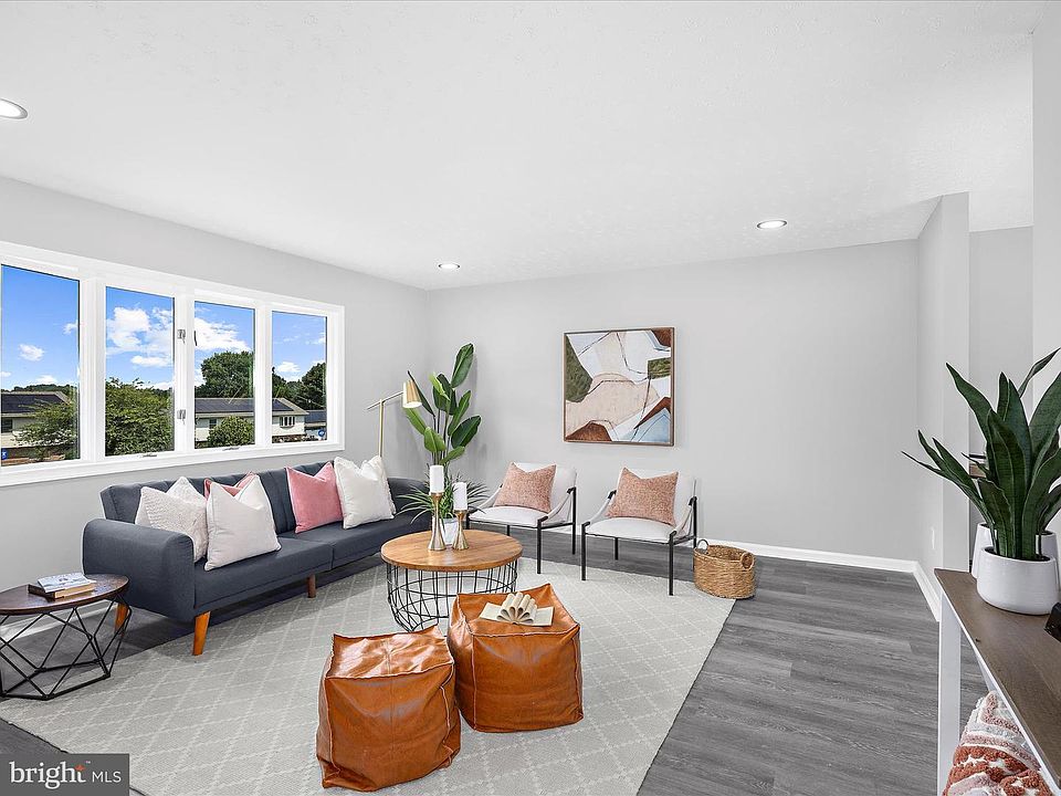 1st image of 74 Ayers Dr