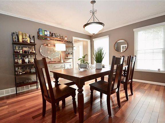 3rd image of 32252 Pinehurst Dr